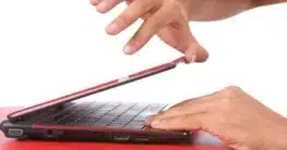 Netbook @iStockphoto/murat sarica