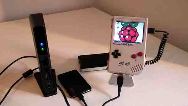 Gerade Einplatinencomputer können von den zusätzlichen Anschlüssen profitieren. An einem Raspberry Pi mit Raspbian funktionieren aber nur die USB-Ports von Beginn an. Anderen Anschlüssen muss mit manueller Konfiguration Leben eingehaucht werden. Bildnachweis: PCDAILY